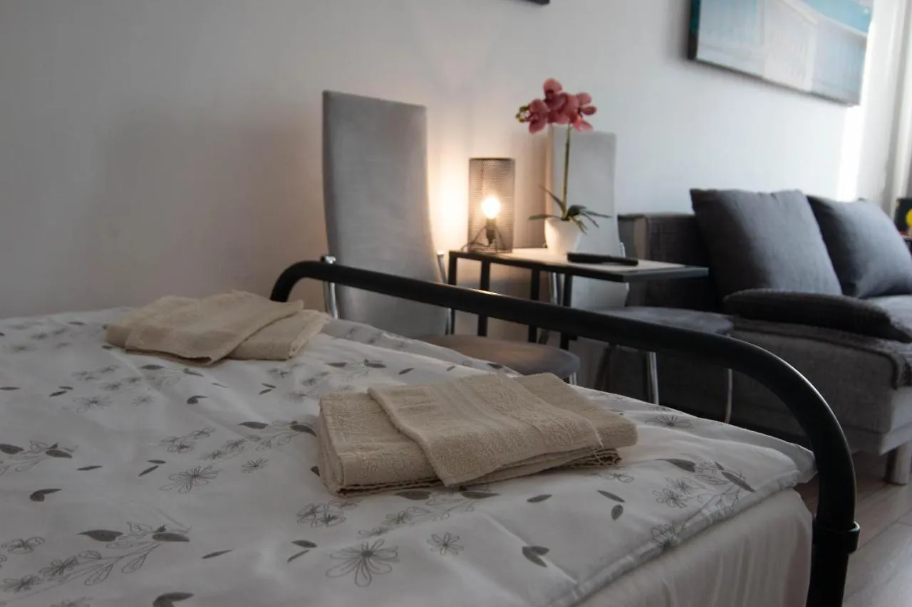 Apartment Apartament Loftowy Wypoczynek Goldair Poznan