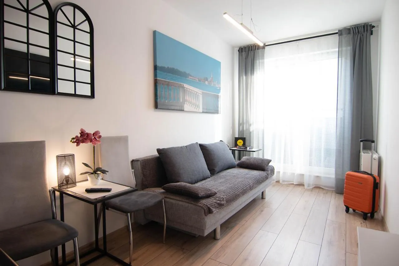 아파트 Apartament Loftowy Wypoczynek Goldair 포즈난